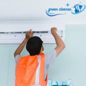 فني تنظيف مكيفات